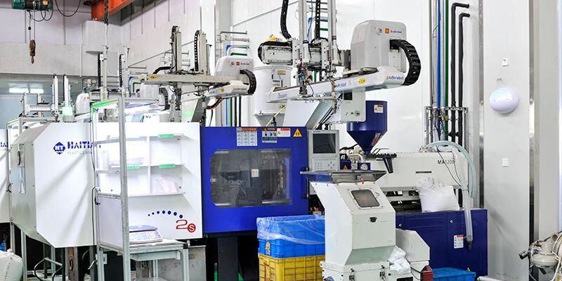 plastic-injection-machine-2
